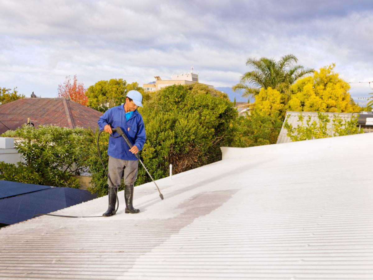 Nettoyez vos toitures sans agressivité avec la lance HP Nilfisk